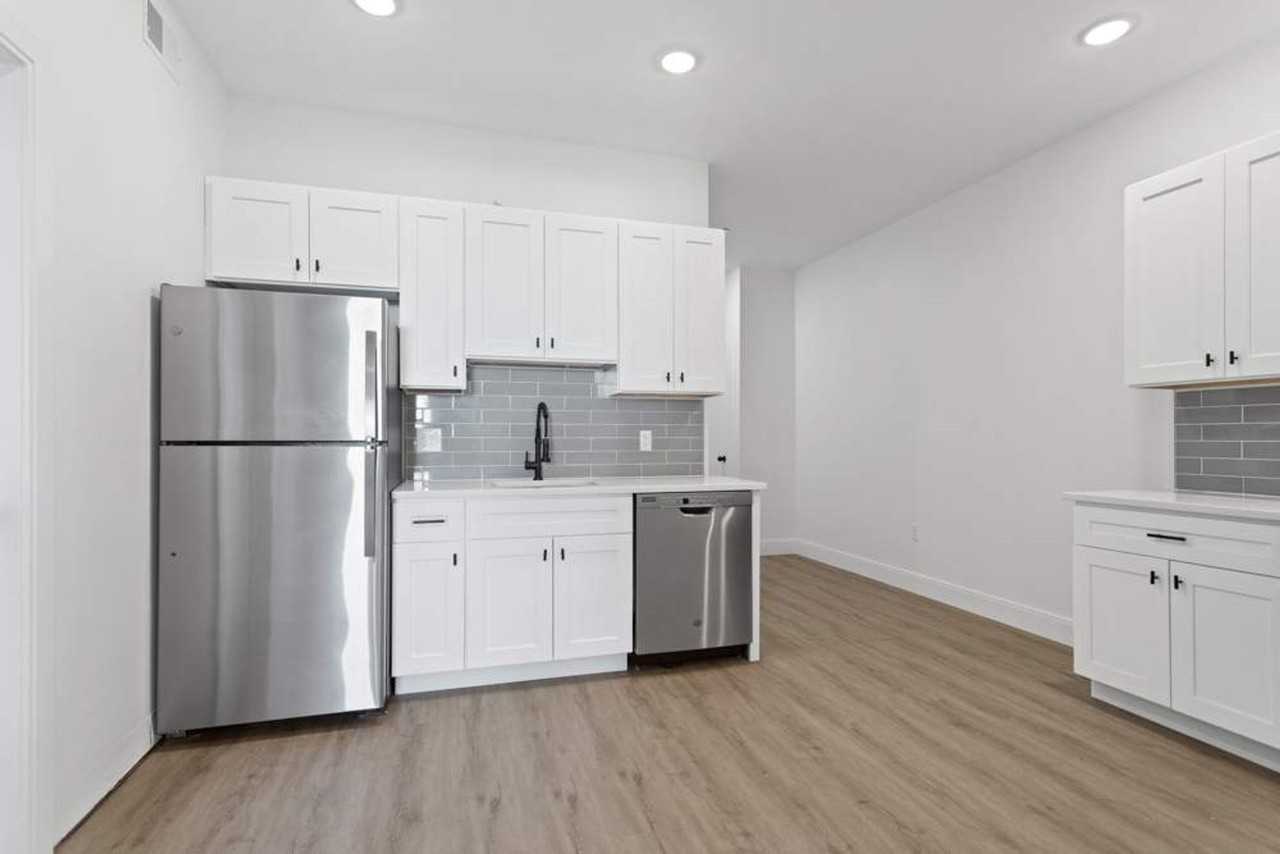 1135-1137 Washington Street - Photo 3 of 30