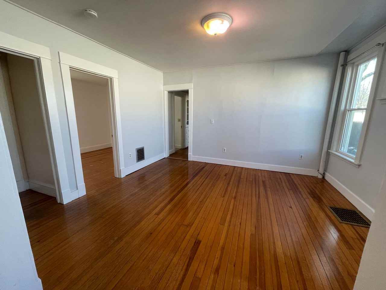 26 Livingston Ave - Photo 4 of 19