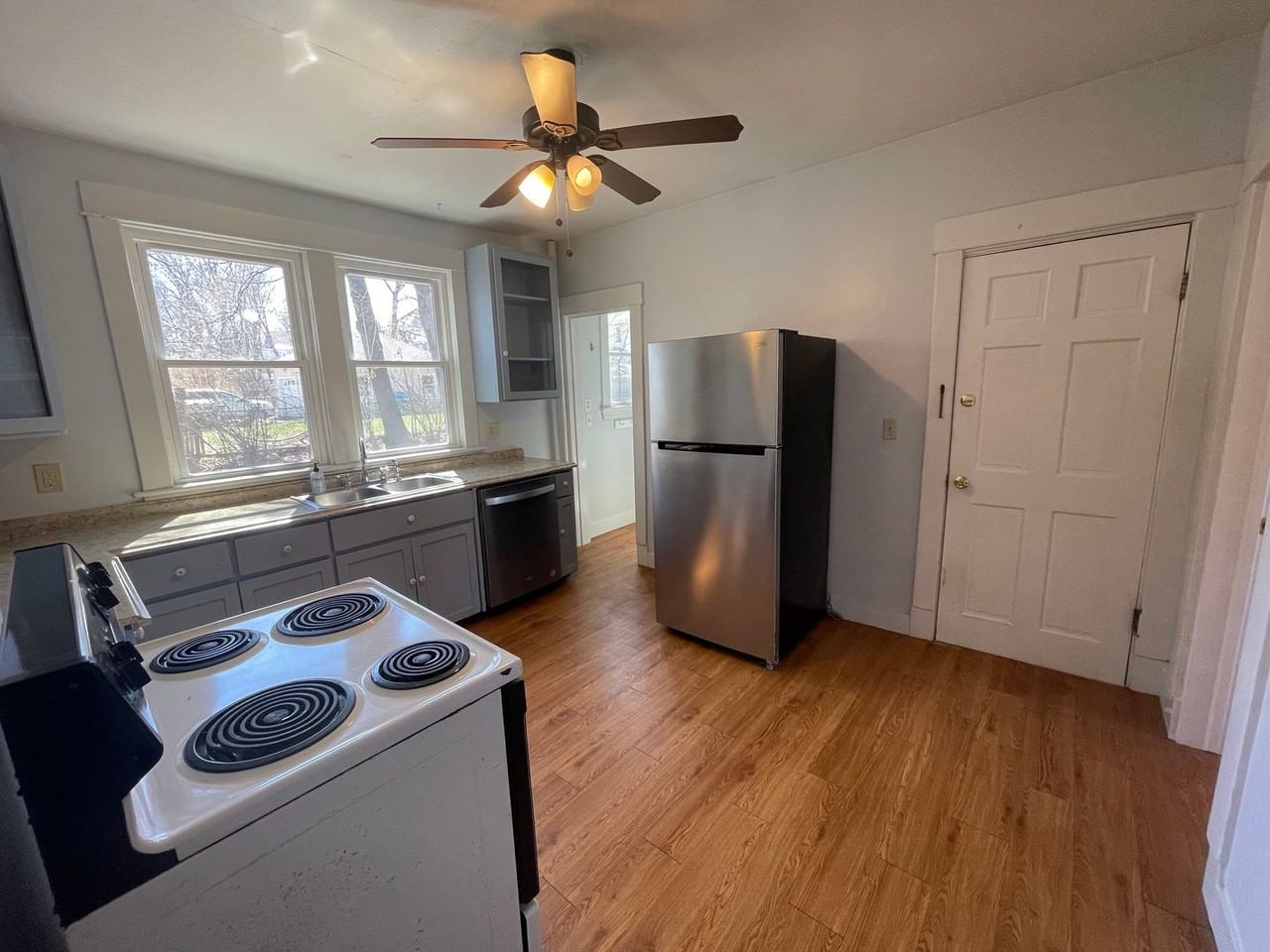 26 Livingston Ave - Photo 7 of 19