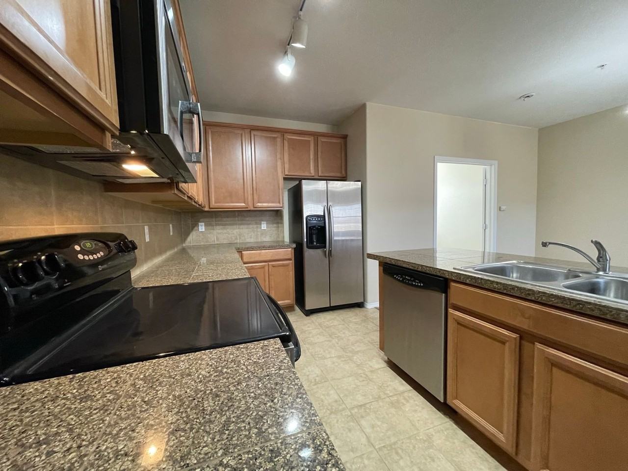 8440 Canyon Rim Trl #3 - Photo 7 of 33