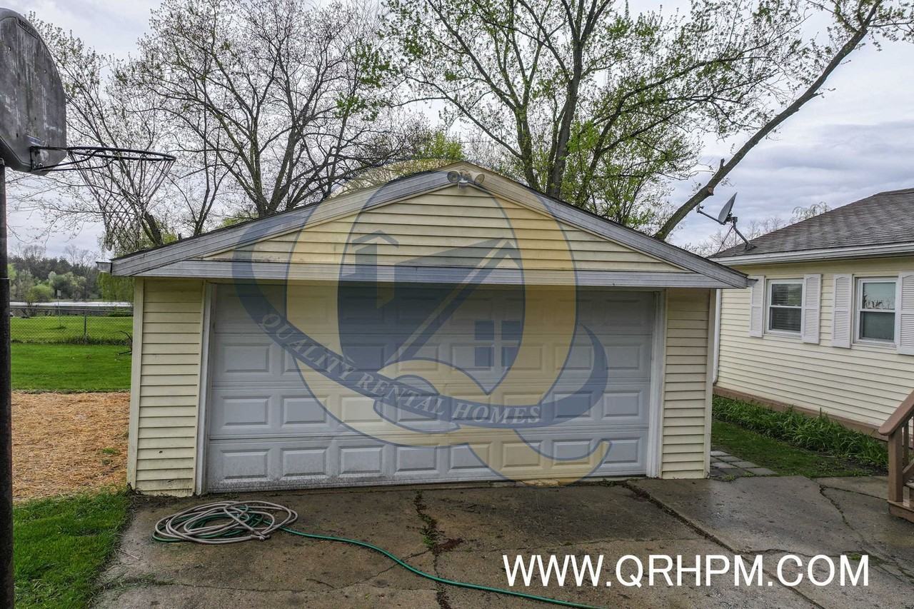 1141 W Cook Rd - Photo 5 of 20