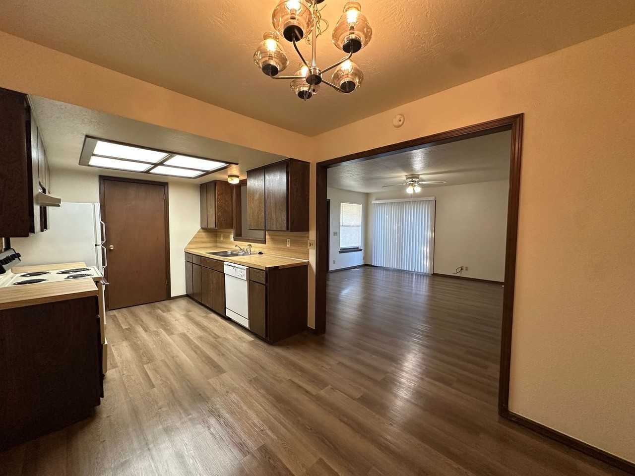 8320 Northwest 7th Street - Photo 3 of 27