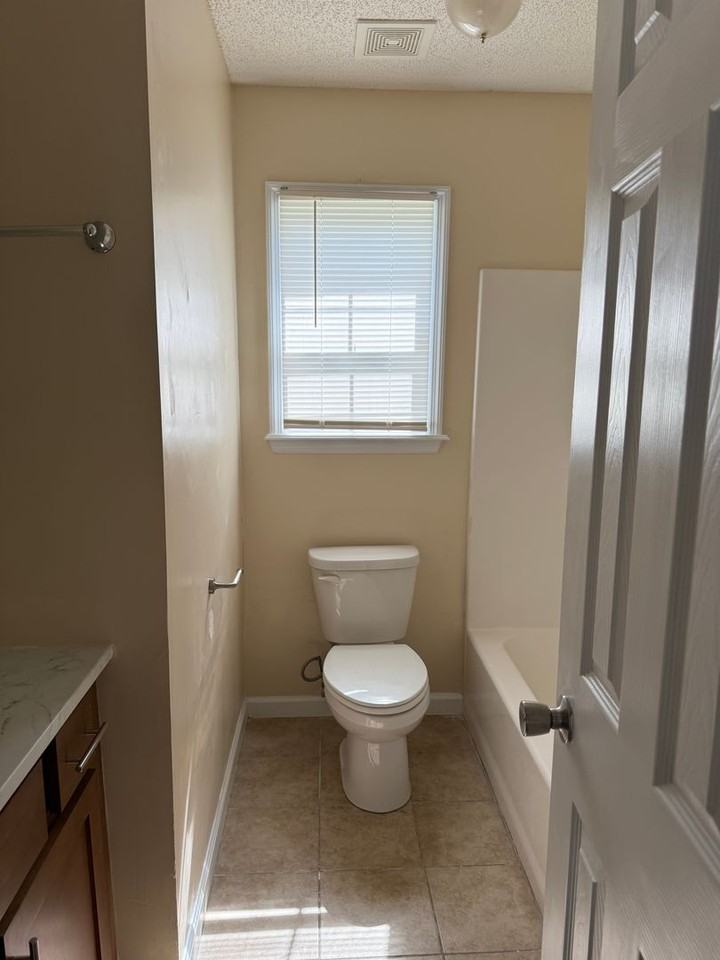 4071 Chadwyck Dr - Photo 3 of 11