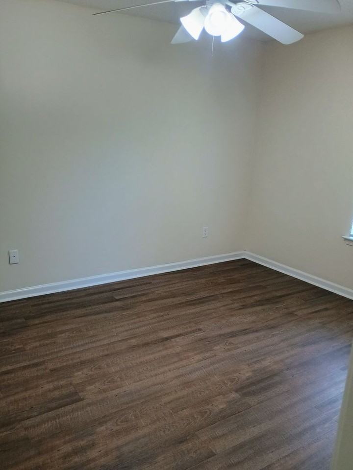 144 Westcott Ln - Photo 2 of 5