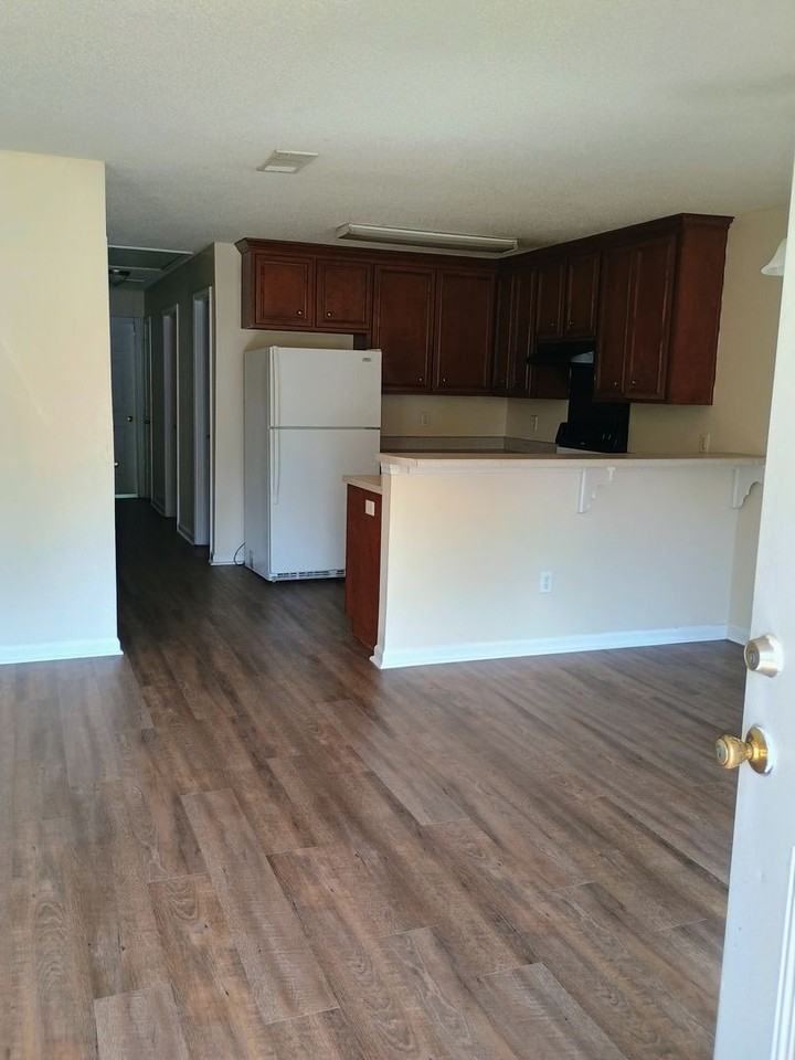 144 Westcott Ln - Photo 3 of 5