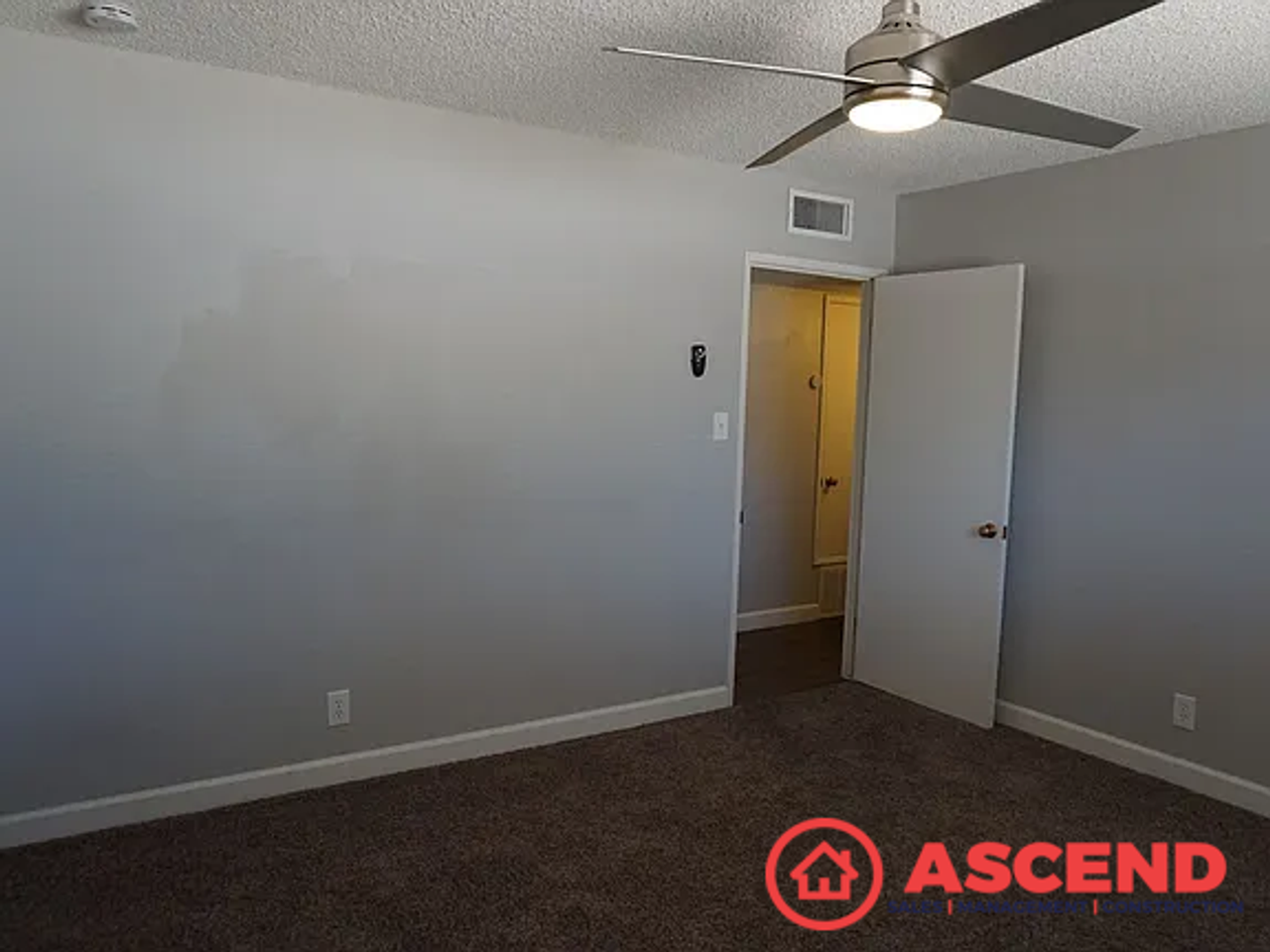 722 Salem St - Photo 7 of 13