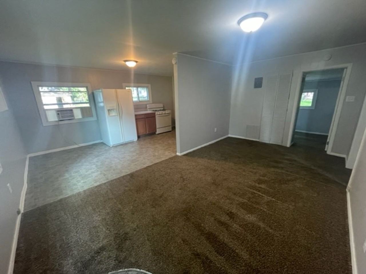 507 E Market St - Photo 2 of 16