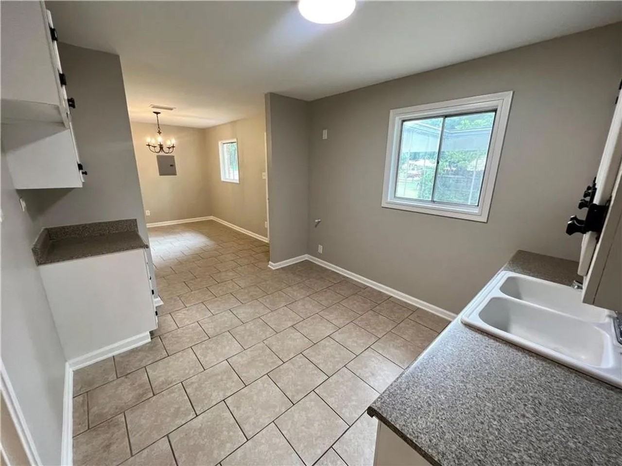 4118 Seabreeze Rd N - Photo 2 of 12