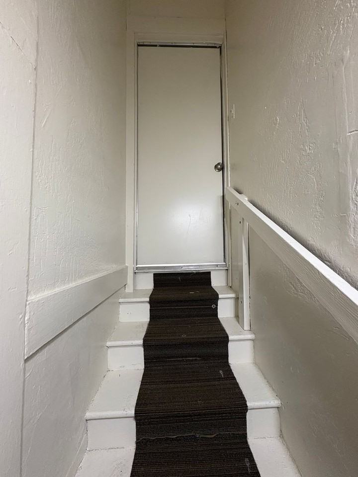 467 1/2 N Alta Ave - Photo 4 of 17