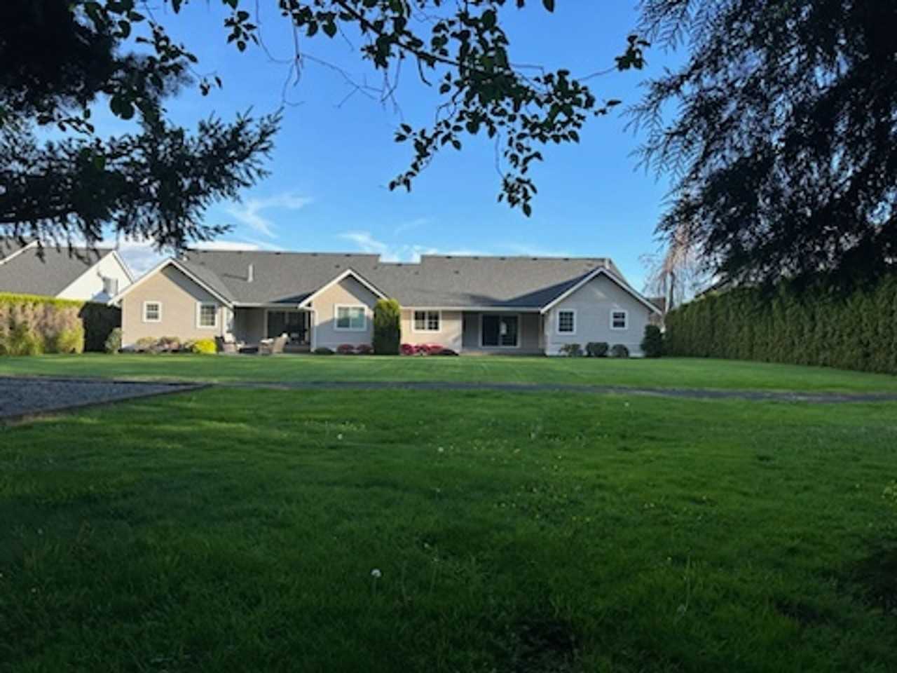 2225 James Circle Duplex - Photo 3 of 11