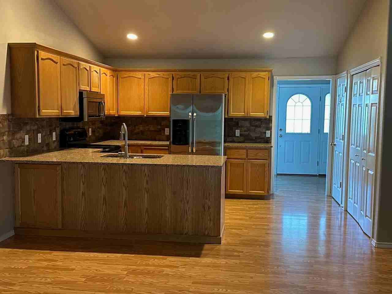 2225 James Circle Duplex - Photo 6 of 11