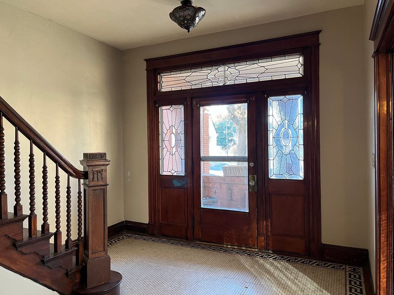 2102 Maryland Ave - Photo 2 of 38