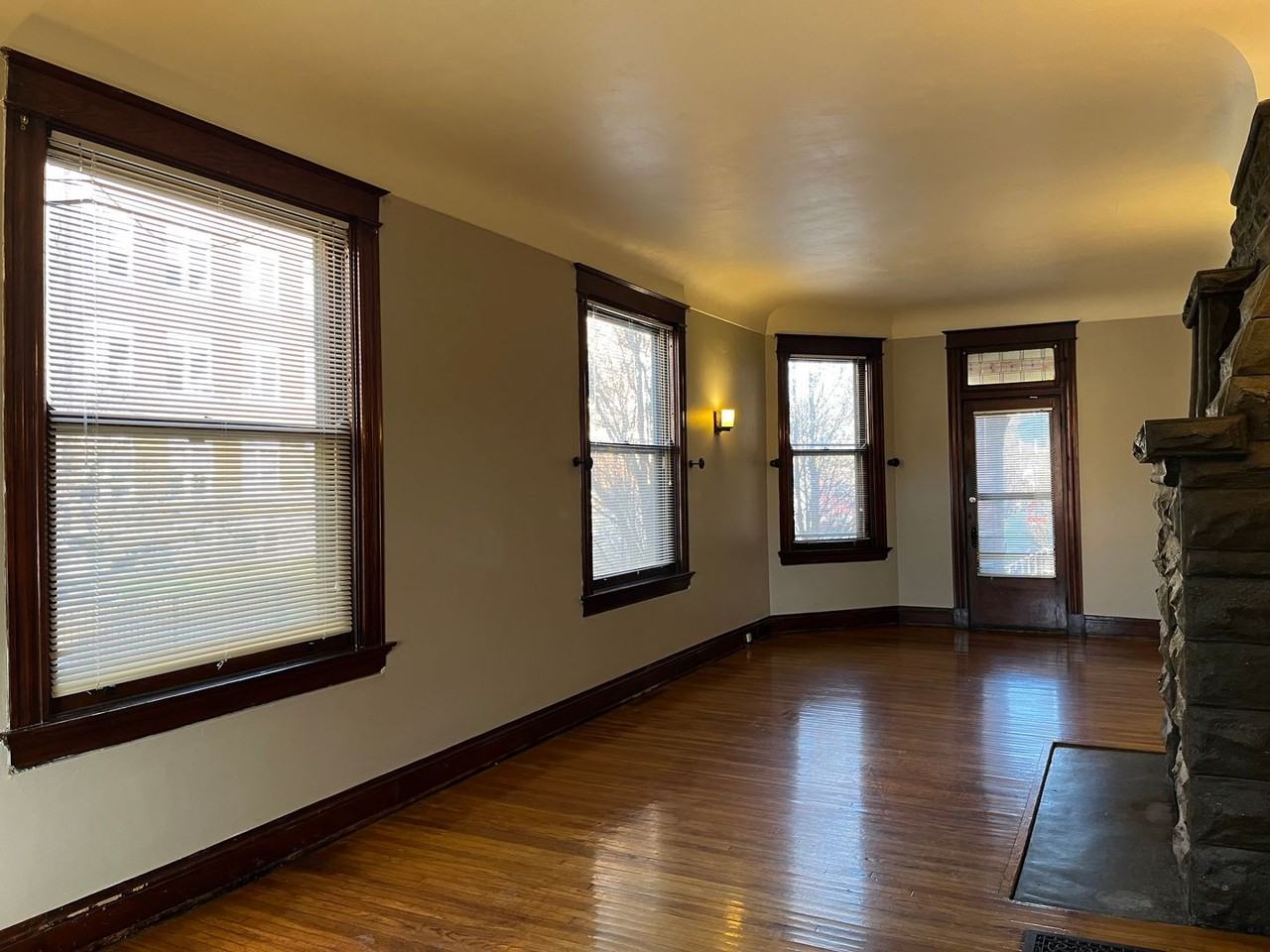 2102 Maryland Ave - Photo 6 of 38