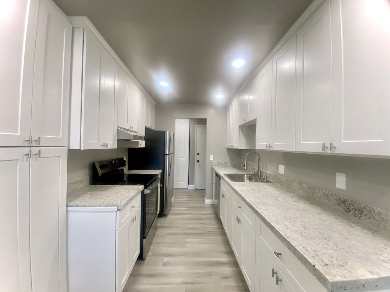 4528 Thornton Ave - Photo 3 of 10