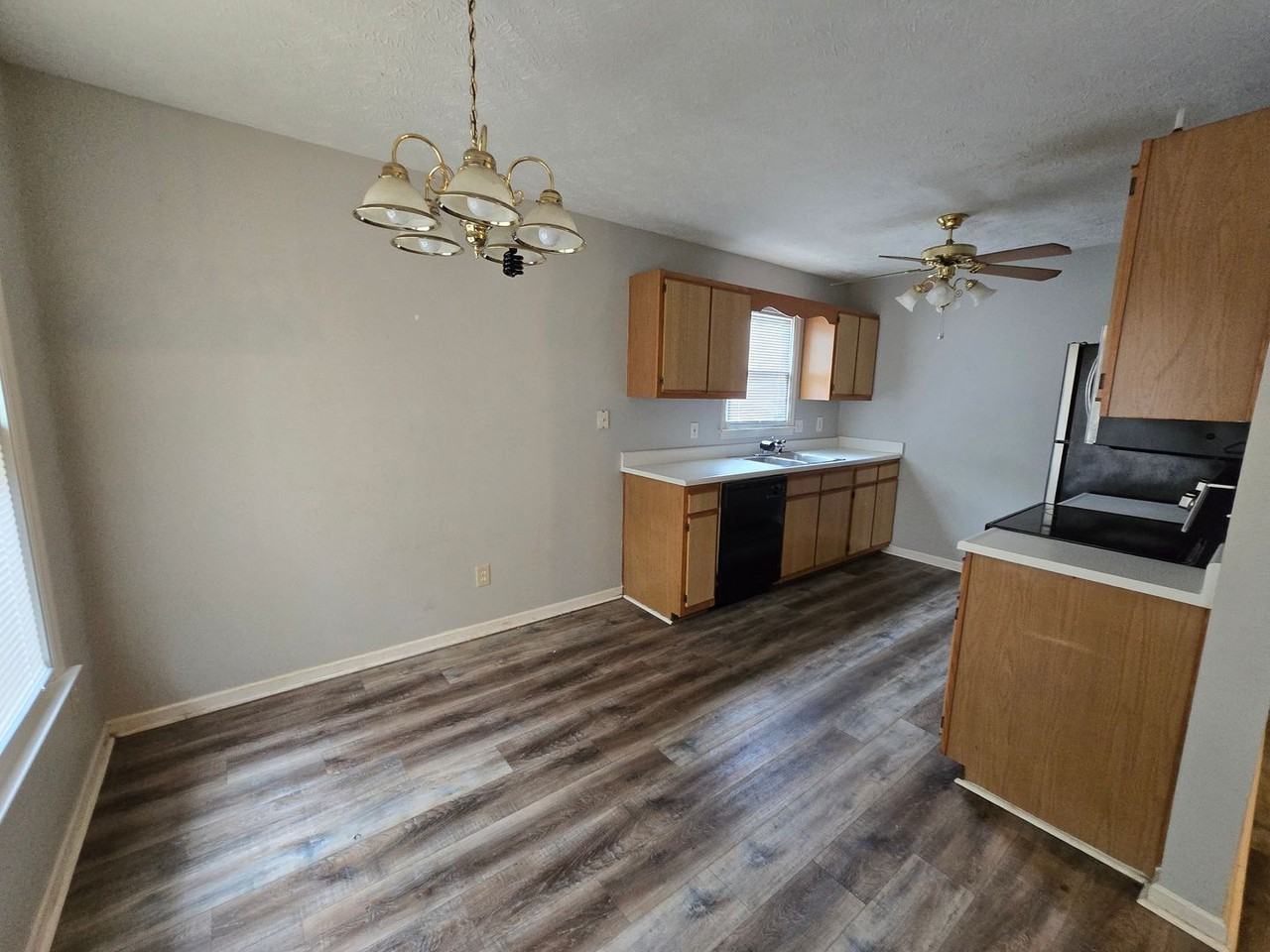 6520 Applewhite Rd - Photo 4 of 20