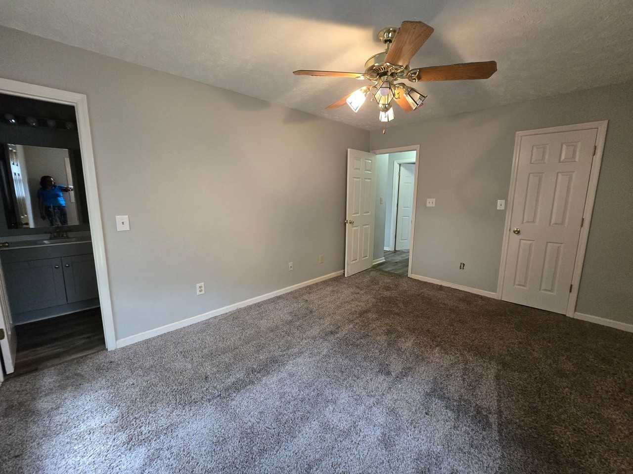 6520 Applewhite Rd - Photo 7 of 20