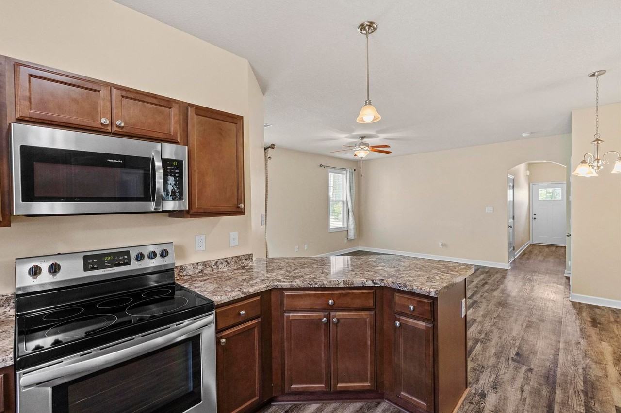399 Frisco Way - Photo 4 of 23