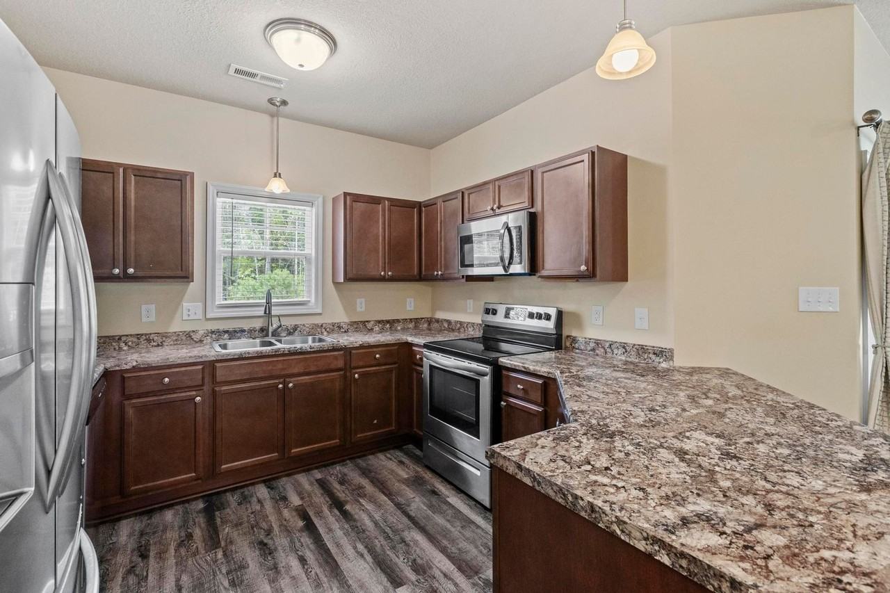 399 Frisco Way - Photo 5 of 23