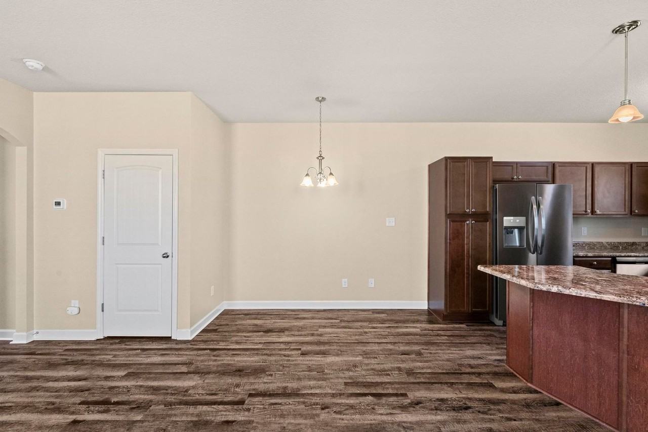 399 Frisco Way - Photo 7 of 23