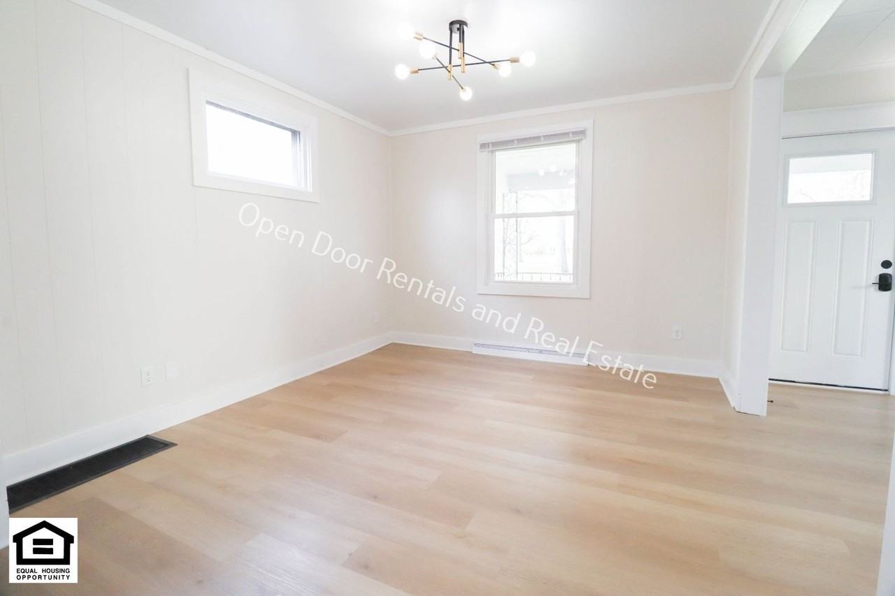 922 Drexel Ave - Photo 4 of 13