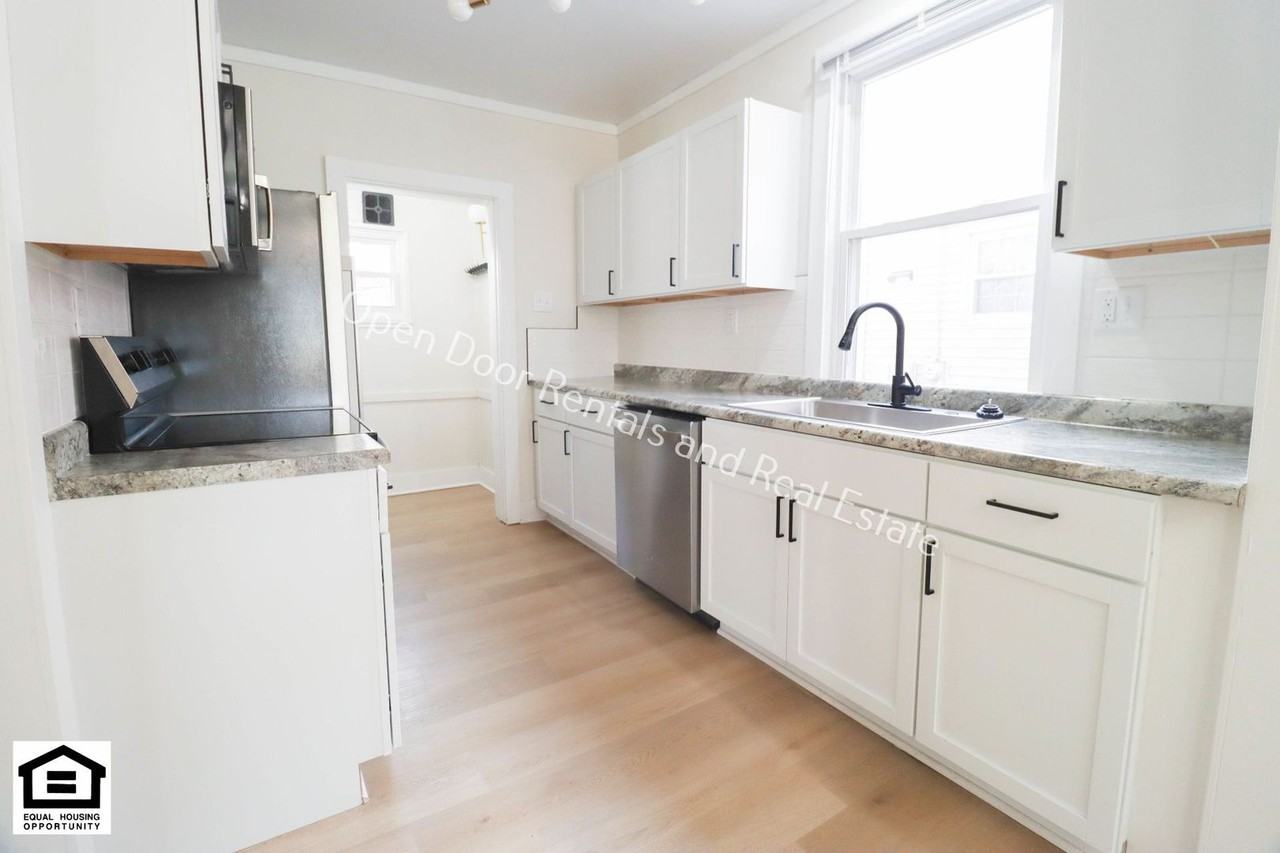922 Drexel Ave - Photo 5 of 13