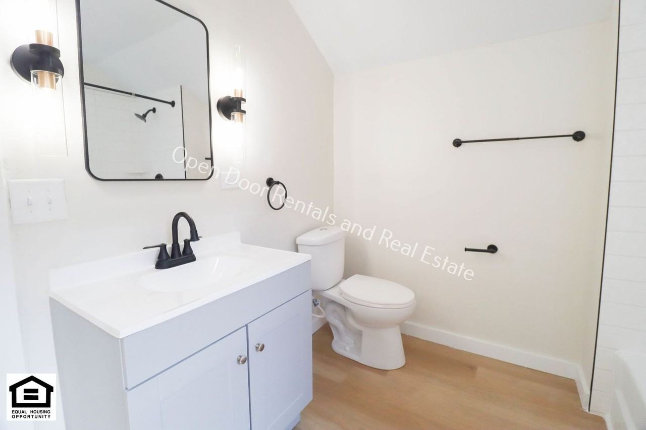 922 Drexel Ave - Photo 7 of 13