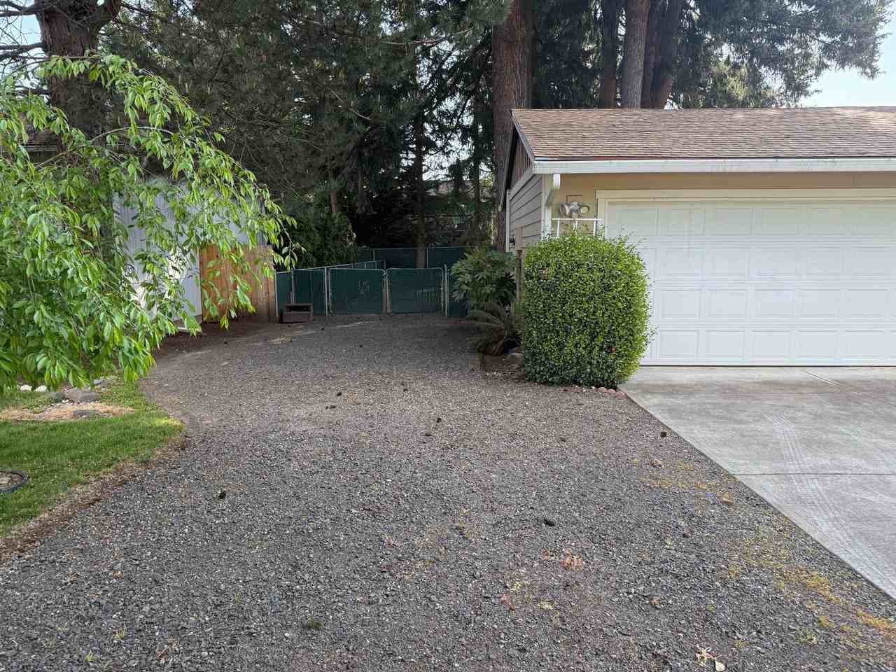 3213 Ne 132nd Ave - Photo 2 of 24