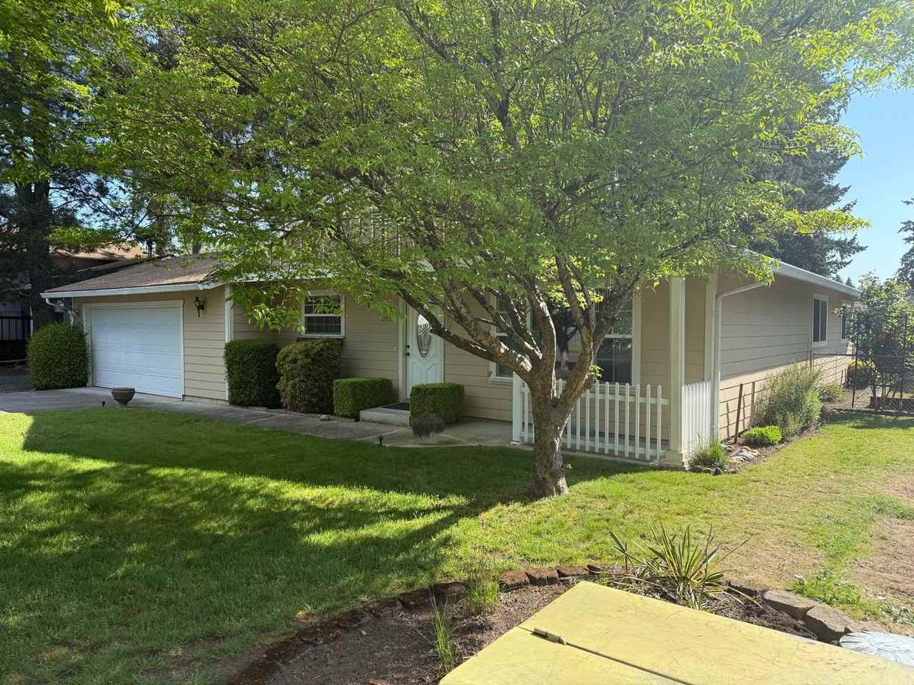 3213 Ne 132nd Ave - Photo 3 of 24