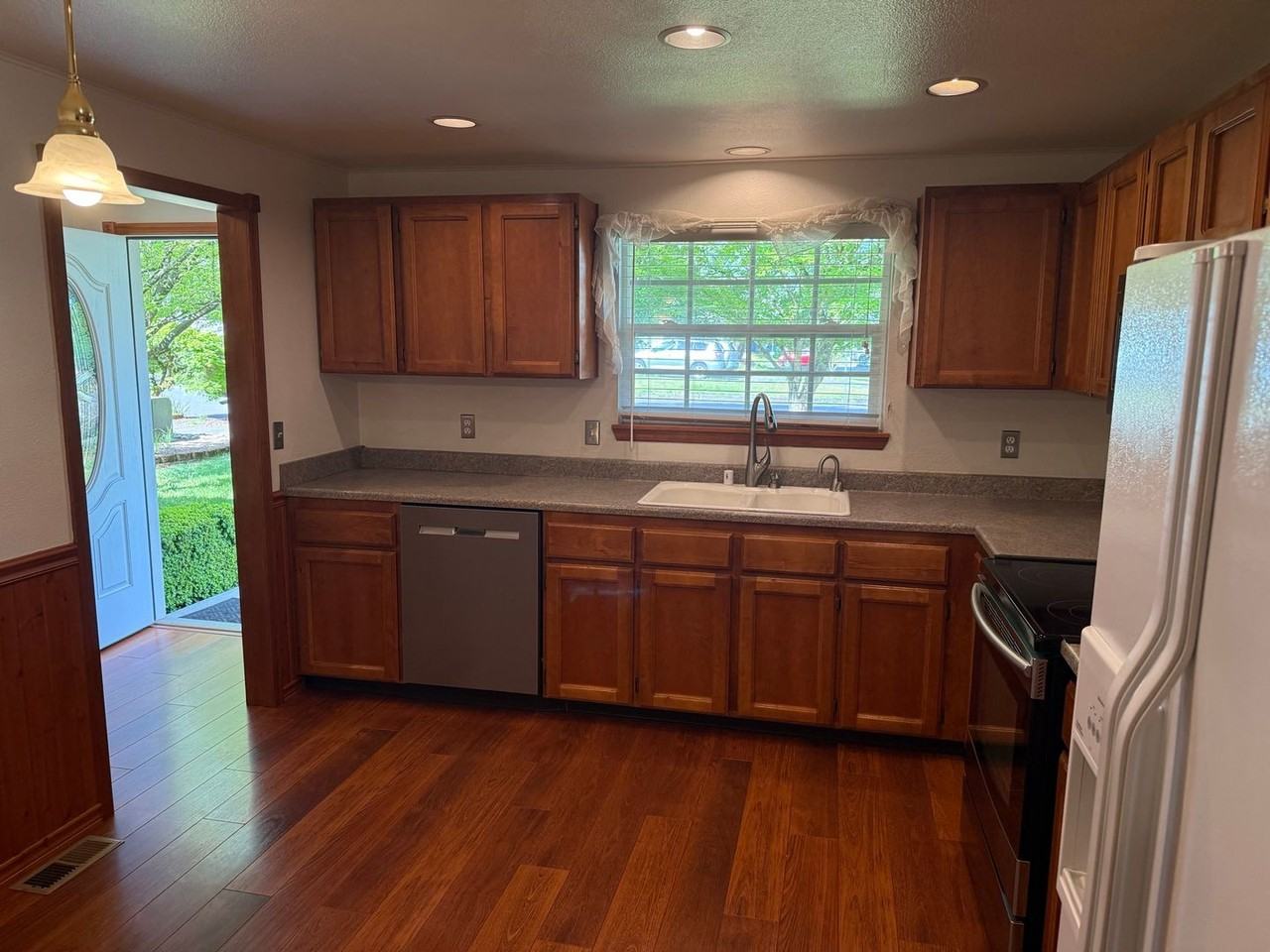 3213 Ne 132nd Ave - Photo 4 of 24