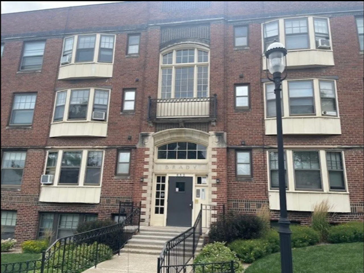 650 16th St - Photo 3 of 17