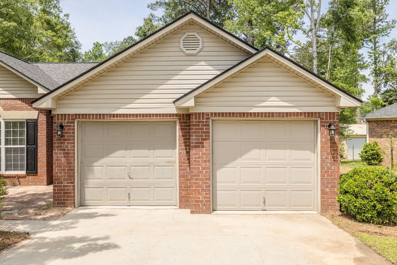 245 Farmington Dr W - Photo 4 of 50
