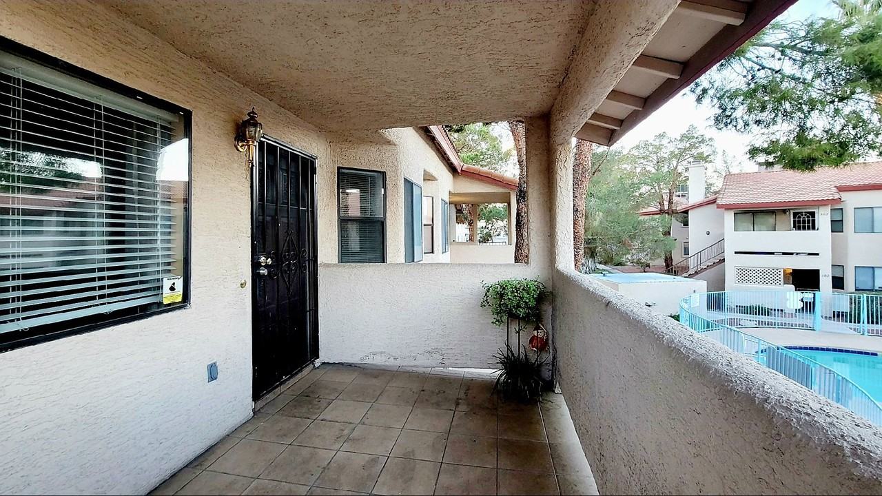 825 Rock Springs Dr - Photo 2 of 16