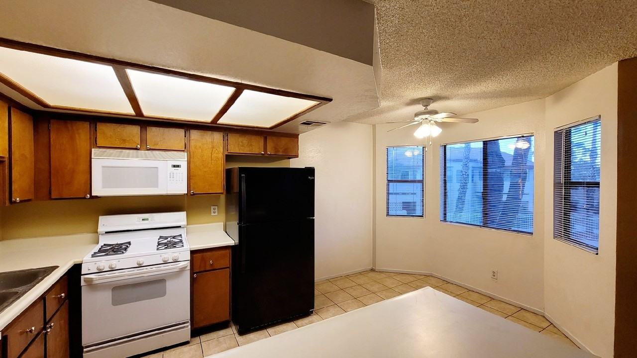 825 Rock Springs Dr - Photo 6 of 16