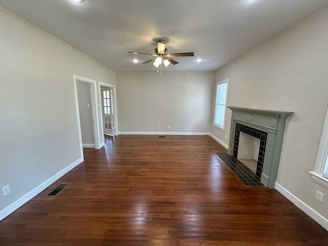 736 Mulberry St - Photo 2 of 12