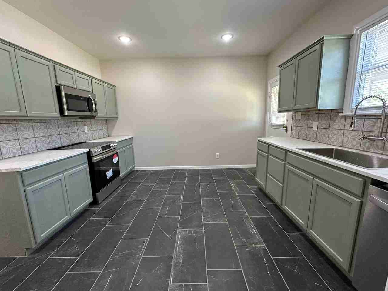 736 Mulberry St - Photo 6 of 12