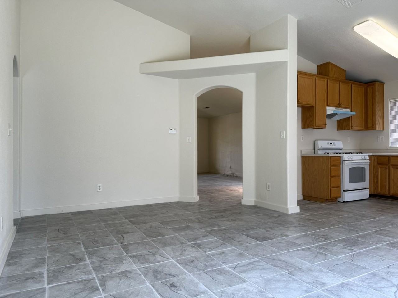 614 Barbara Ct - Photo 7 of 19
