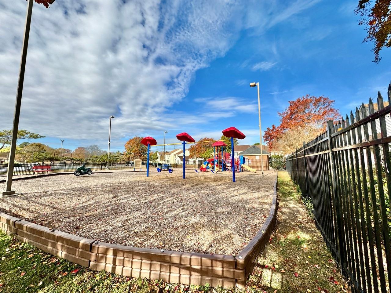 332 Kenley Rd - Photo 5 of 50