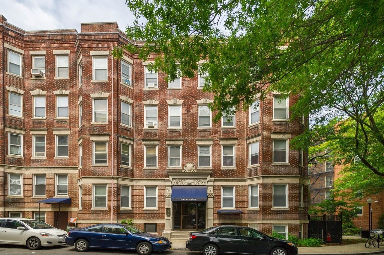 108 Warren St - Photo 3 of 34