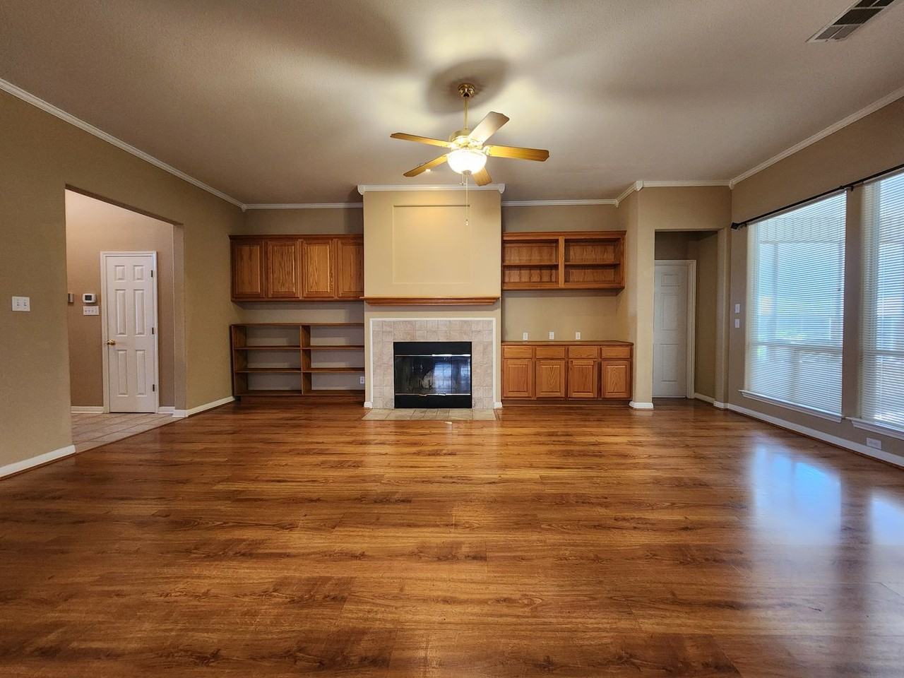 1771 Oak Gln - Photo 2 of 50
