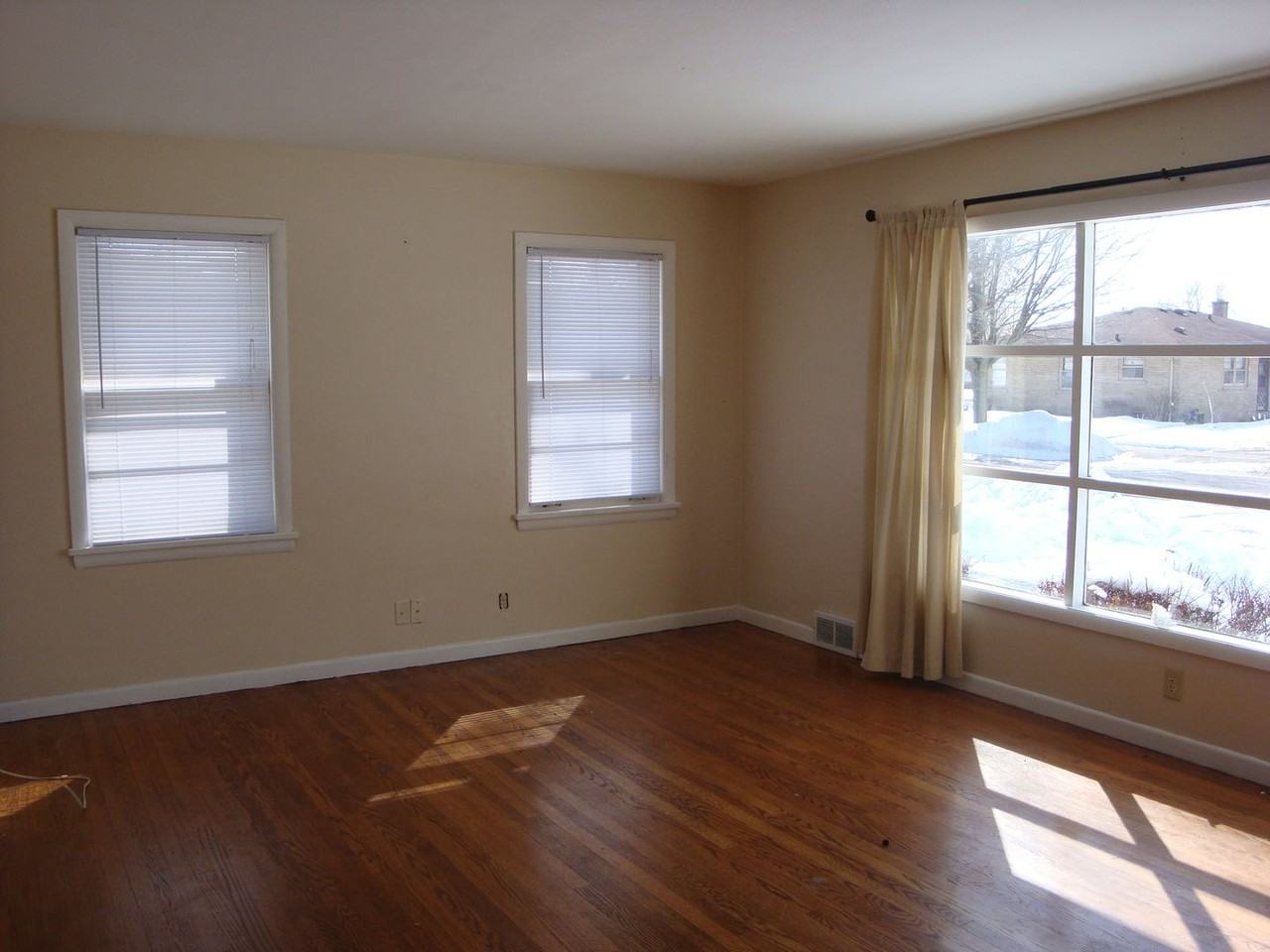 2045 16th Ave - Photo 6 of 13