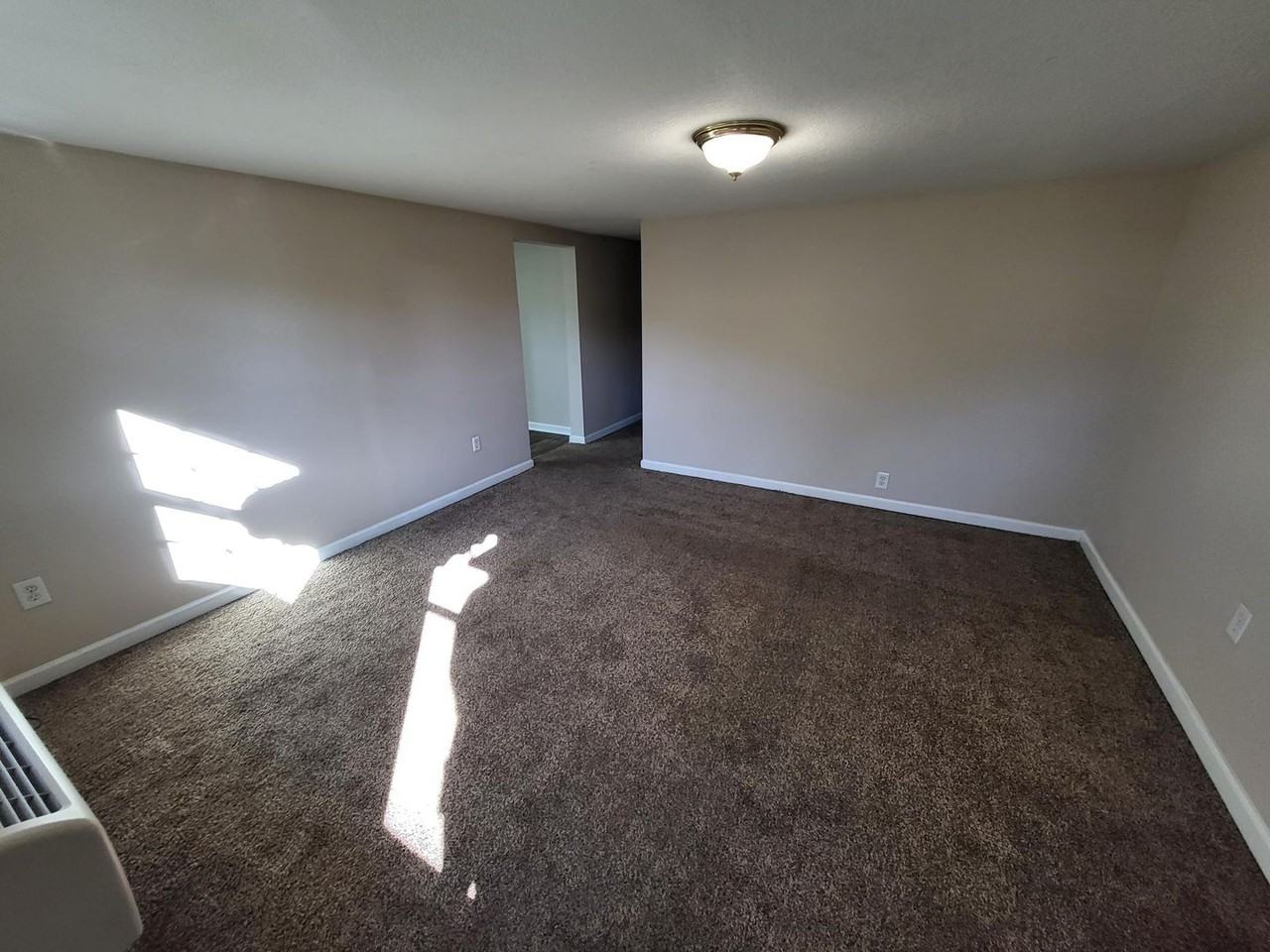 Yvonne (HA) - Photo 2 of 6