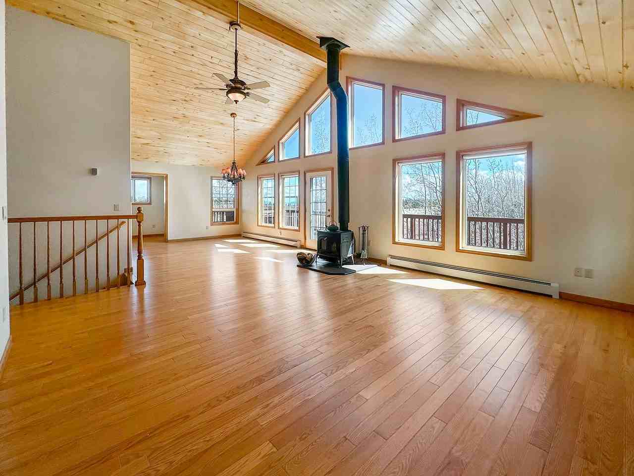 46 Timothy Ct - Photo 2 of 26