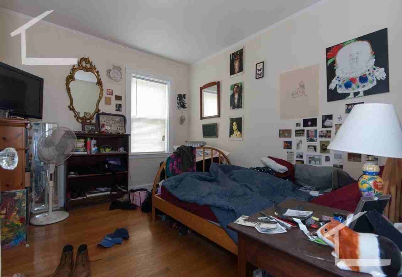 60 Dustin St - Photo 6 of 8