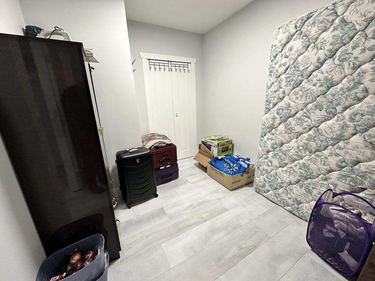 2047 Majestic Cres #BS2 - Photo 5 of 21