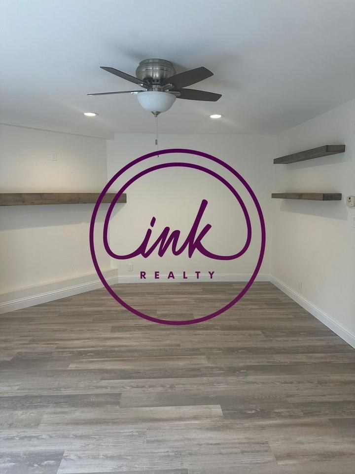 698 Tina Ct - Photo 3 of 10