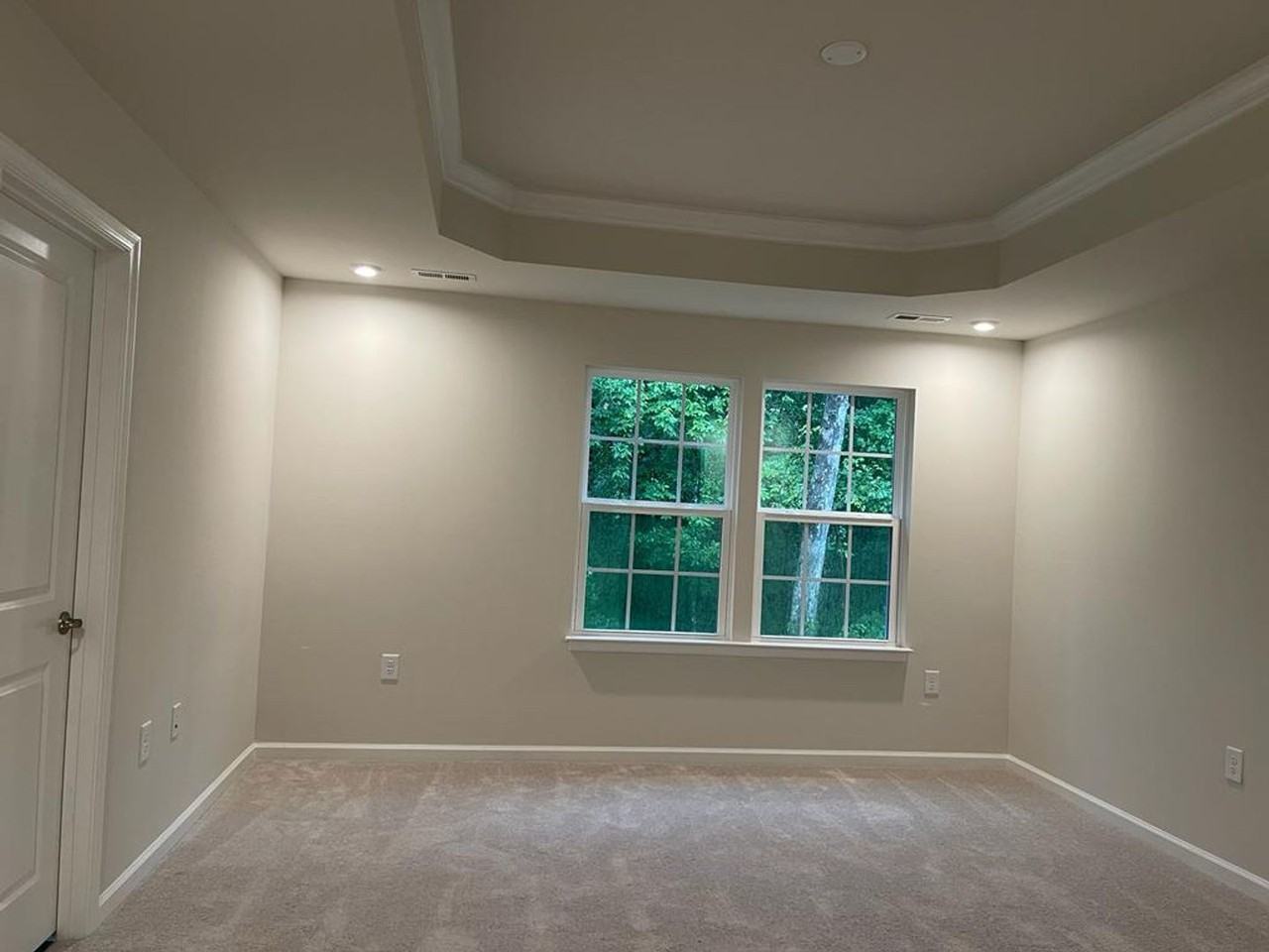 1038 Romeria Dr - Photo 7 of 12