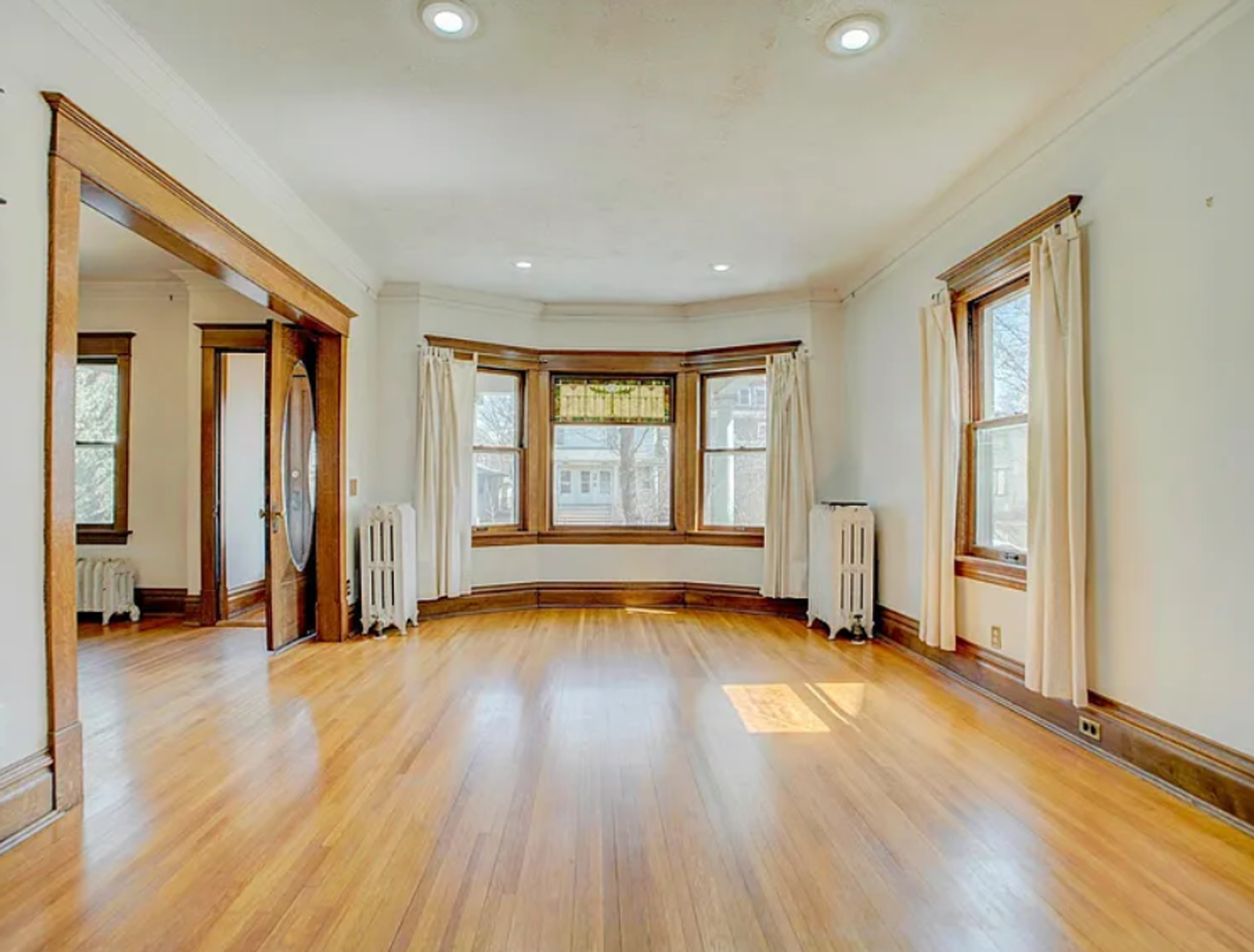 2620 Colfax Ave S - Photo 3 of 41