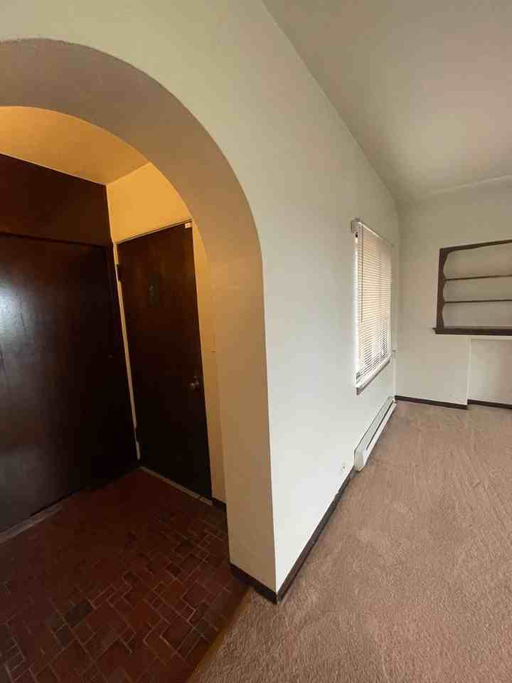 210 W Cliff Dr - Photo 2 of 24