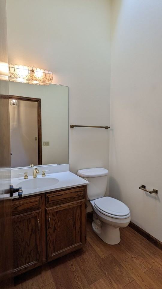 3926 Broadmoor Valley Rd - Photo 4 of 33