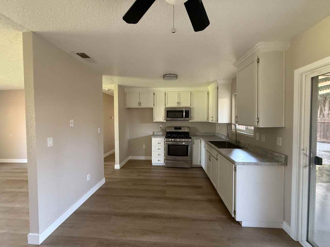 632 Walnut Ave - Photo 4 of 20